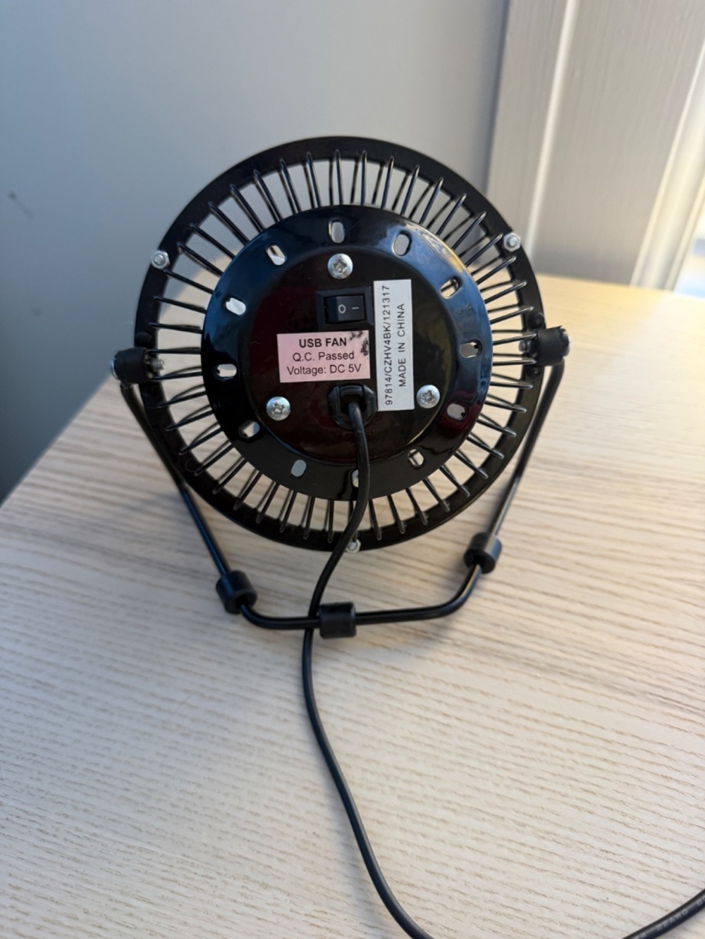 Comfort Zone 4” Mini Portable USB Desk Fan - Black Metal Adjustable Tilt - Picture 2 of 4
